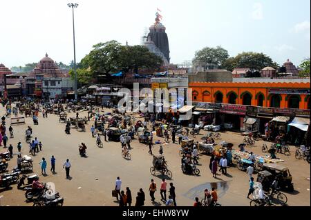 Jagannath Temple et Road à Puri, Inde Banque D'Images