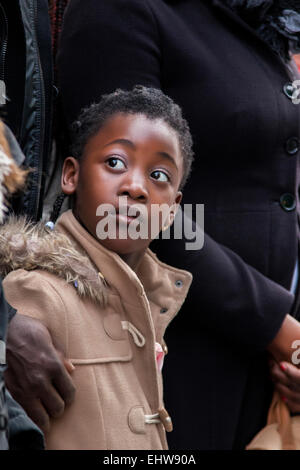 Loulé, PORTUGAL - DEC 2015 : carnaval haut en couleurs (carnaval) les participants du festival Parade sur Loule ville, le Portugal. Banque D'Images