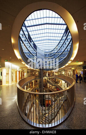 Le centre commercial factory style à Duesseldorf. Banque D'Images