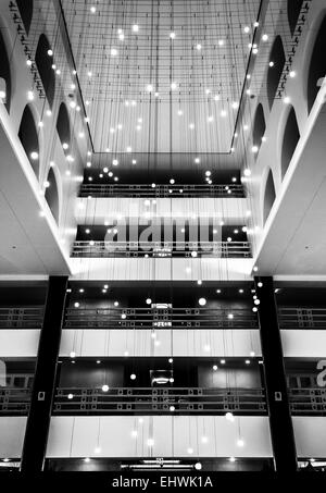 BOSTON - 21 SEPTEMBRE : Intérieur de l'hôtel Marriott à quai Long le 21 septembre 2013 à Boston, Massachusetts. Le Marriott du lo Banque D'Images