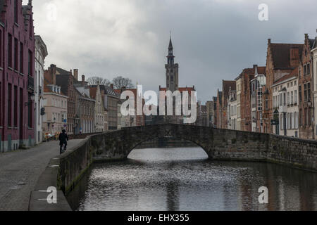 Jan van Eyckplein, vieille ville de Bruges en Belgique Banque D'Images