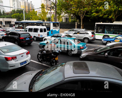 Embouteillage aux heures de pointe à Shanghai, Chine Banque D'Images