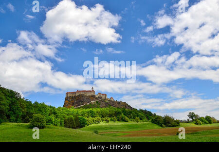 Château de Riegersburg un château médiéval situé sur un volcan dormant au-dessus de la ville de Feldbach dans l'État autrichien de Styrie Banque D'Images