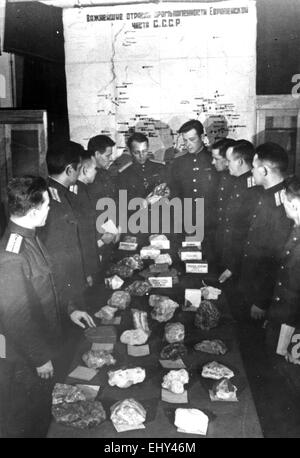 L'Académie militaire frounze à Moscou, 1945. L'étude des agents de la géologie. Banque D'Images