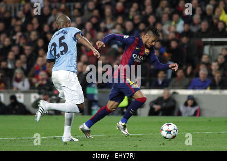 Camp Nou, Barcelona, Espagne. 18 Mar, 2015. Ligue des Champions de football. Barcelone contre Manchester City. Contesté par Neymar Crédit : Pantalea Plus Sport Action/Alamy Live News Banque D'Images