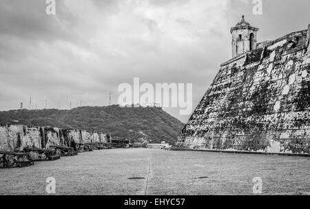 Photo monochrome de la forteresse de San Felipe, Cartagena de Indias, Colombie. Banque D'Images