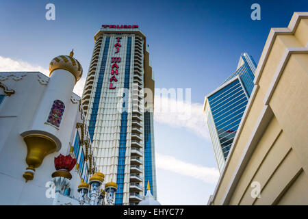 ATLANTIC CITY - 30 mai : Le Trump Taj Mahal le 30 mai 2014 à Atlantic City, New Jersey. Le Trump Taj Mahal est un hôtel et cas Banque D'Images