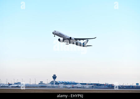 Airbus A 350 900 XWB, le décollage, l'Aéroport Munich Franz Josef Strauss' ', Munich, Haute-Bavière, Bavière, Allemagne Banque D'Images