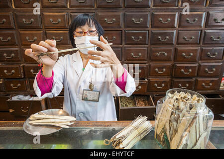 La Chine, Macao, Chinese Herbal Medicine Shop Banque D'Images
