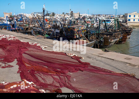 Bateaux de pêche dans le port d'Essaouira, Maroc, Afrique du Nord Banque D'Images