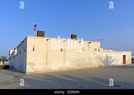 Moyen Orient, Proche Orient, Émirats arabes unis, ÉMIRATS ARABES UNIS, Sharjah, Kalba, Kalba Corniche, Corniche rond, Sharjah museum, appâts Banque D'Images