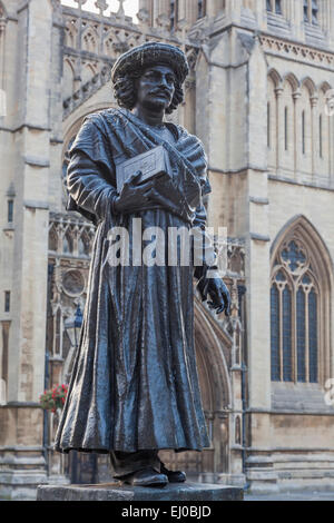 L'Angleterre, Somerset, Bristol, Bristol Cathedral, Statue de Raja Rammohun Roy Banque D'Images