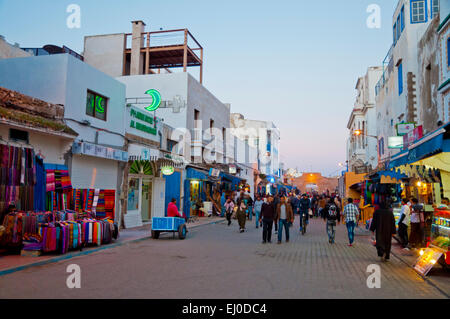 Avenue de l'Istiqial, Medina, Essaouira, Côte Atlantique, Maroc, Afrique du Nord Banque D'Images