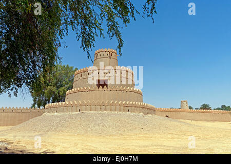 L'Asie, Emirats arabes unis, Abu Dhabi, Émirats arabes unis, Al Ain Al Ain Street, Al Jahili, fort, Al Jahili park, palmiers, tourisme, traditionnelle, Banque D'Images