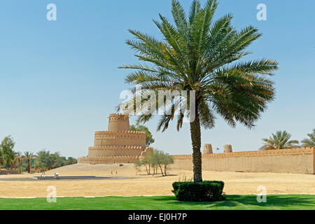 L'Asie, Emirats arabes unis, Abu Dhabi, Émirats arabes unis, Al Ain Al Ain Street, Al Jahili, fort, Al Jahili park, palmiers, tourisme, traditionnelle, Banque D'Images