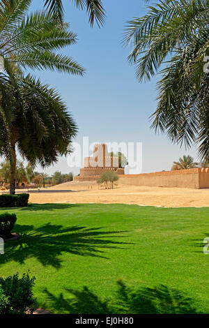 L'Asie, Emirats arabes unis, Abu Dhabi, Émirats arabes unis, Al Ain Al Ain Street, Al Jahili, fort, Al Jahili park, palmiers, tourisme, traditionnelle, Banque D'Images