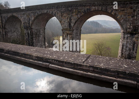 L'aqueduc du canal de Llangollen (Chirk) et viaduc traversant la rivière 12 Valley de l'Angleterre au Pays de Galles, près de Joigny, au Pays de Galles. Banque D'Images