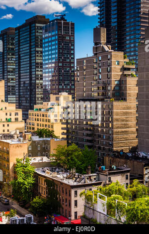 Voir des bâtiments dans le quartier de la Baie aux Tortues, d'un toit sur la 51ème rue à Midtown Manhattan, New York. Banque D'Images