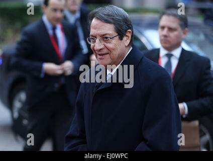 Bruxelles, Beglium. Mar 19, 2015. Le Président de Chypre Nicos Anastasiades arrive au siège du Conseil européen à venir de l'Union européenne (UE) qui se tiendra à Bruxelles, Beglium, le 19 mars 2015. Credit : Ye Pingfan/Xinhua/Alamy Live News Banque D'Images