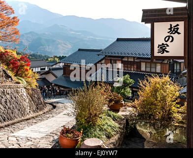 Magome juku, vallée de Kiso, préfecture de Gifu, Japon. Ville de poste le long de Kisoji Trail et Nakasendo Trail. Paysage japonais traditionnel. Banque D'Images