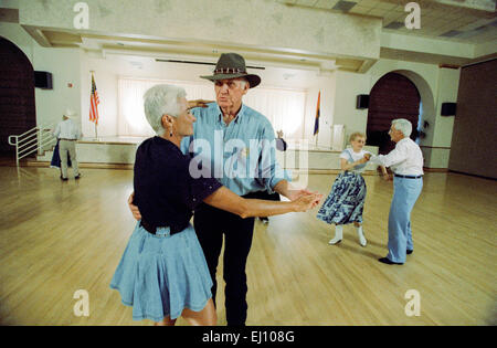 SUN CITY, AZ - 1 juillet : Les résidents de Sun City communauté de retraités participent à des activités à Sun City, Arizona en juillet, 1997. Banque D'Images