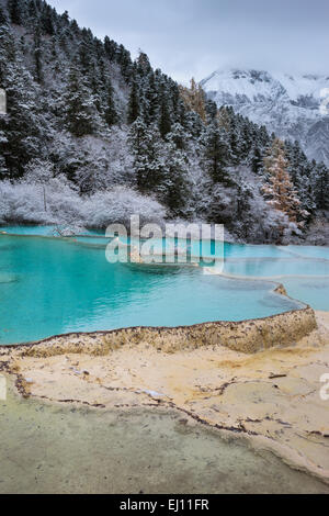 Le parc national de Huanglong, Asie, Chine, province du Sichuan,,, l'UNESCO, patrimoine mondial de la nature, sinter terrasses, terrasses en travertin, na Banque D'Images