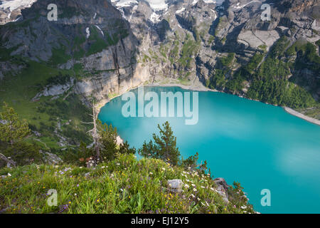 Lac d'Oeschinen, Suisse, Europe, le canton de Berne, Oberland Bernois, Kandertal, lac de montagne, le lac, les montagnes, Vantage Point Banque D'Images