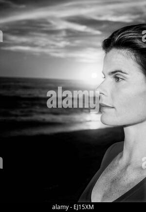 LOS ANGELES, CA - le 29 novembre : L'actrice américaine Mariel Hemingway dans Los Angeles, Californie le 29 novembre 1998. Banque D'Images