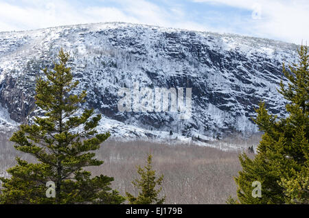 Vue hivernale de la côté est de la montagne Champlain dans l'Acadia National Park, Bar Harbor, Maine. Banque D'Images