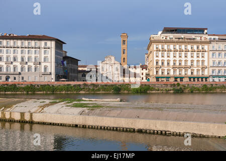 L'église Ognissanti ou All-Saints façade de l'église, une église franciscaine à Florence, Italie. Banque D'Images