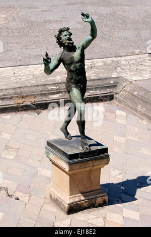 Dancing Faun statue, Pompéi, Italie Banque D'Images