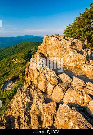 Soir vue depuis les falaises de l'homme Little Stony dans Shenandoah National Park, en Virginie. Banque D'Images