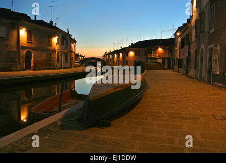 Le Crépuscule à Comacchio. Emilie Romagne, Italie. Banque D'Images