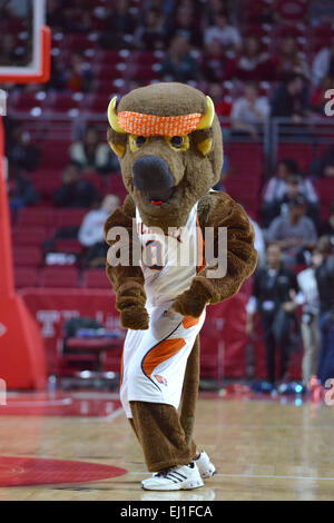 Philadelphia, PA, US. 18 Mar, 2015. Les Bucknell Bison mascot effectue au cours de la première série de basket de la Nit entre les Bucknell Bison et Temple Owls joué au Liacouras Center de Philadelphie. Temple beat Bucknell 73-67. © Ken Inness/ZUMA/Alamy Fil Live News Banque D'Images