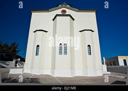 L'Église grecque Orthadox à Naoussa de Paros, Grèce. Banque D'Images