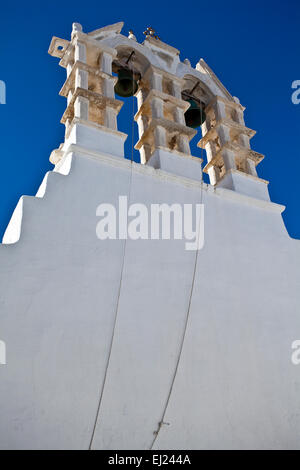 L'église grecque Orthadox à Naoussa de Paros, Grèce. Banque D'Images