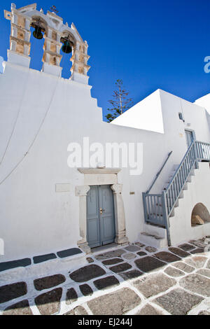 L'église grecque Orthadox à Naoussa de Paros, Grèce. Banque D'Images