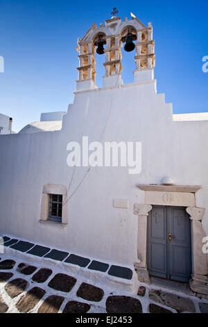 L'église grecque Orthadox à Naoussa de Paros, Grèce. Banque D'Images