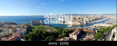 France, Bouches du Rhône, Marseille, district Pharo, le Fort Saint Jean Monument Historique classe, Palais du Pharo, La Citadelle Saint Nicolas, classé Monument Historique, le Fort d'Entrecasteaux et Fort Ganteaume (17e siècle), et le Sofitel Vieux Port à l'arrière-plan Banque D'Images