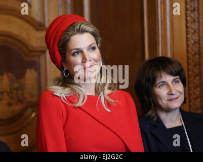 Hambourg, Allemagne. Mar 20, 2015. Reine Maxima des Pays-Bas dans le Phoenixsaal de l'hôtel de ville de Hambourg, Allemagne, 20 mars 2015. Le roi et la reine ont visité le nord de l'Allemagne 19 et 20 mars. Photo : CHRISTIAN CHARISIUS/dpa/Alamy Live News Banque D'Images