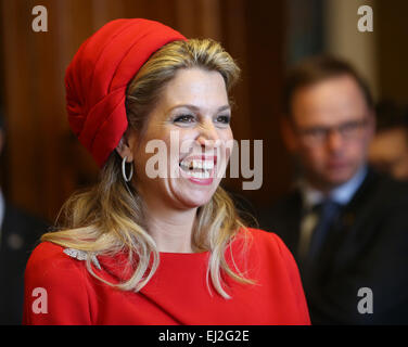 Hambourg, Allemagne. Mar 20, 2015. Reine Maxima des Pays-Bas dans le Phoenixsaal de l'hôtel de ville de Hambourg, Allemagne, 20 mars 2015. Le roi et la reine ont visité le nord de l'Allemagne 19 et 20 mars. Photo : CHRISTIAN CHARISIUS/dpa/Alamy Live News Banque D'Images