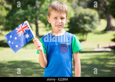 Petit garçon agitant drapeau australien Banque D'Images