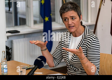 Copenhague, Danemark, March 20th, 2015 : Mme Margrethe Vestager, commissaire européen à la concurrence, a déclaré lors d'un point de presse sur les propositions de la Commission sur les nouvelles règles fiscales qu'un objectif important est d'assurer que les impôts sont payés dans le pays où le revenu est gagné Crédit : OJPHOTOS/Alamy Live News Banque D'Images