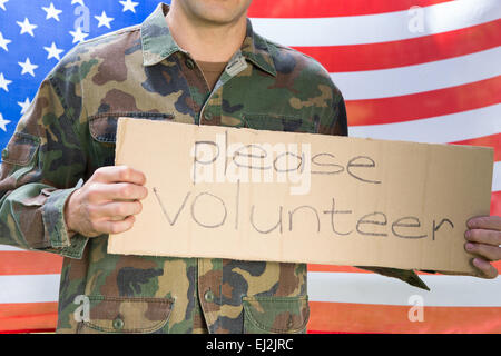 Soldat américain recrutement holding sign Banque D'Images