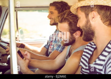 Amis Hipster on road trip Banque D'Images