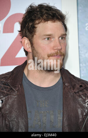 LOS ANGELES, CA - le 18 février 2015 : Chris Pratt au Los Angeles premiere de 'Hot Tub Time Machine 2' au Regency Village Theatre, Westwood. Banque D'Images