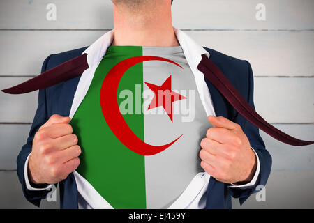 Ouverture de chemise pour révéler l'Algérie flag Banque D'Images