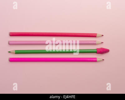 Crayons rose et vert Banque D'Images