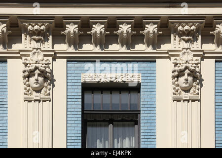 Immeuble Art Nouveau (1903) conçu par l'architecte russe Mikhaïl Eisenstein au Alberta Street à Riga, Lettonie. Banque D'Images