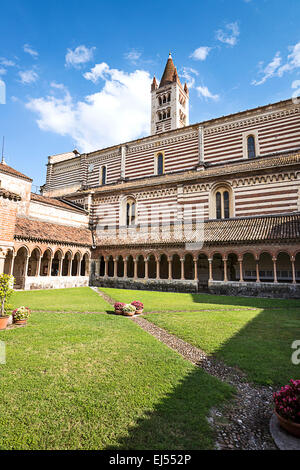 Basilique San Zeno Maggiore, à l'été à Vérone, Italie Banque D'Images